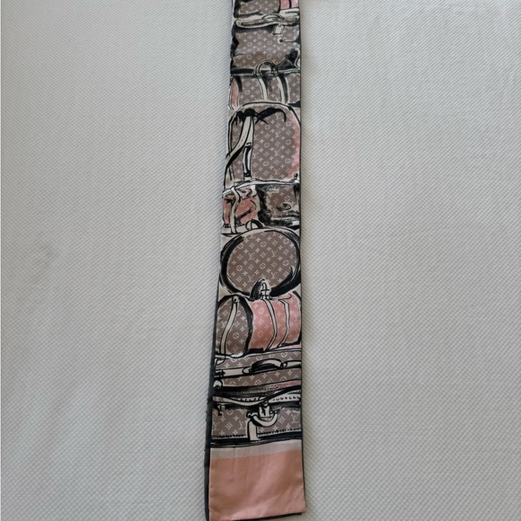 Louis Vuitton, 100% authentic, silk bandeau - Picture 4 of 11